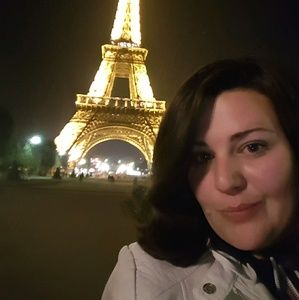 Meet your Posher, Alicia